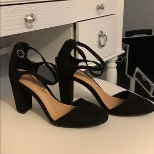 Black Close Toe Chunky Heels